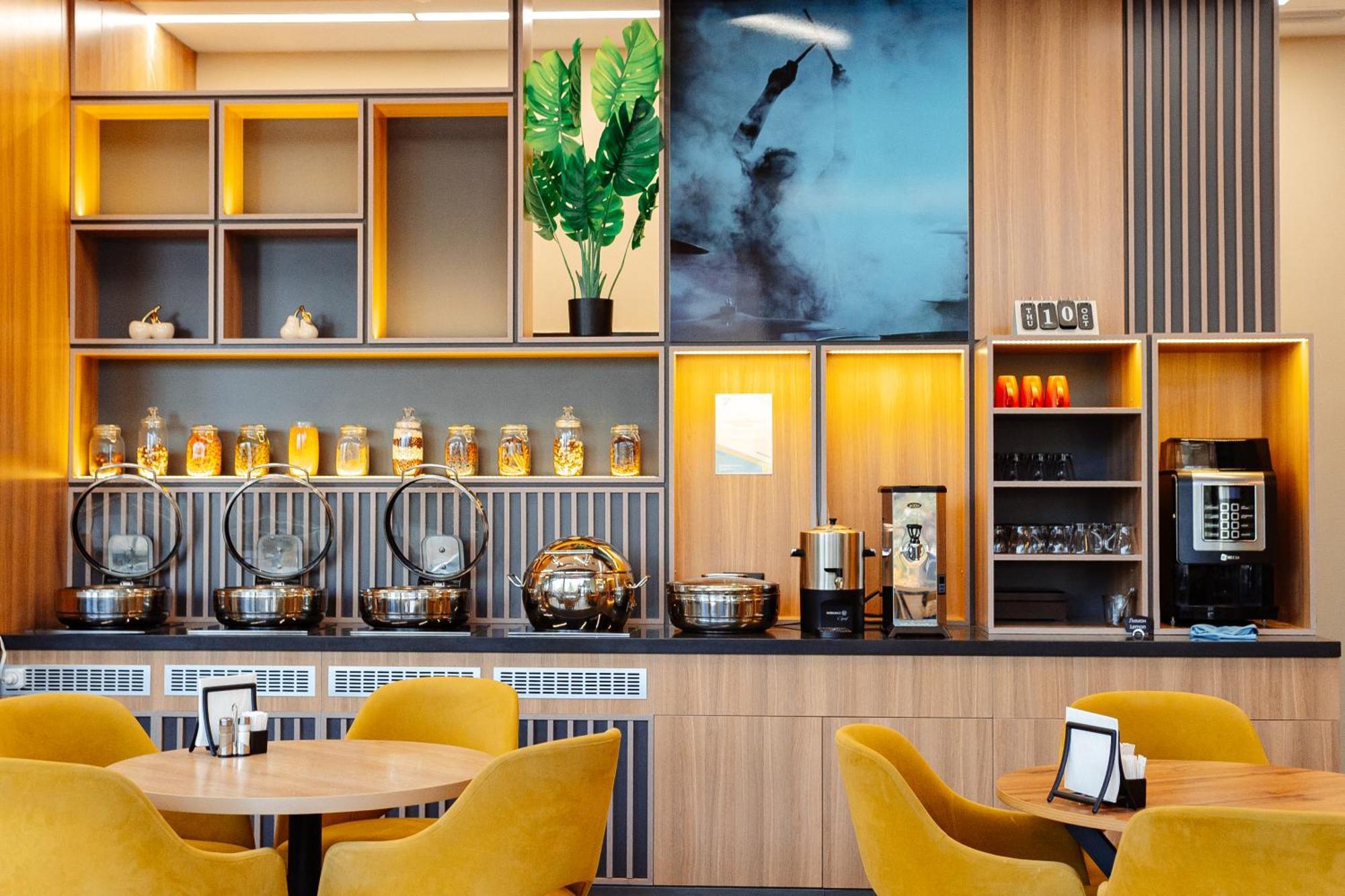 Ibis Aktobe Otel Dış mekan fotoğraf