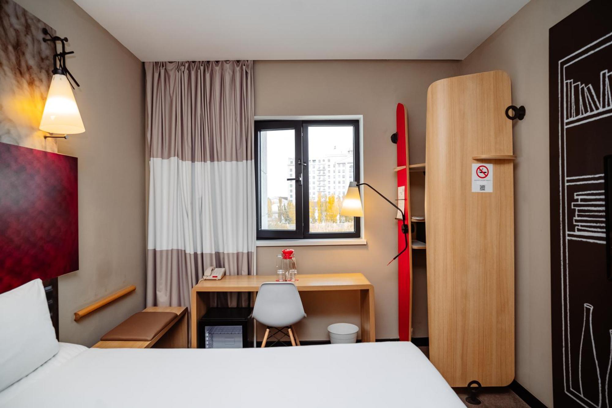 Ibis Aktobe Otel Oda fotoğraf