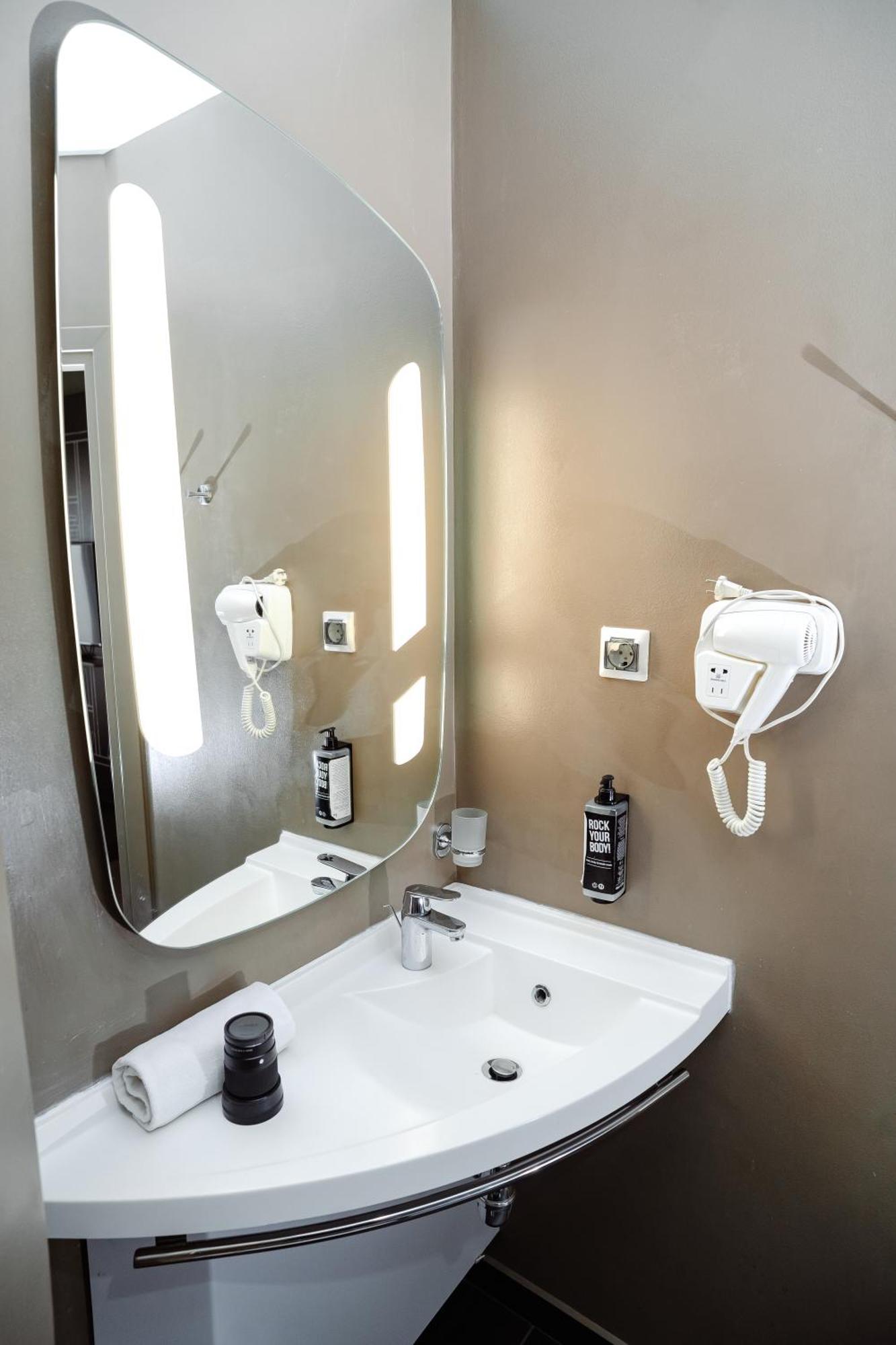 Ibis Aktobe Otel Oda fotoğraf