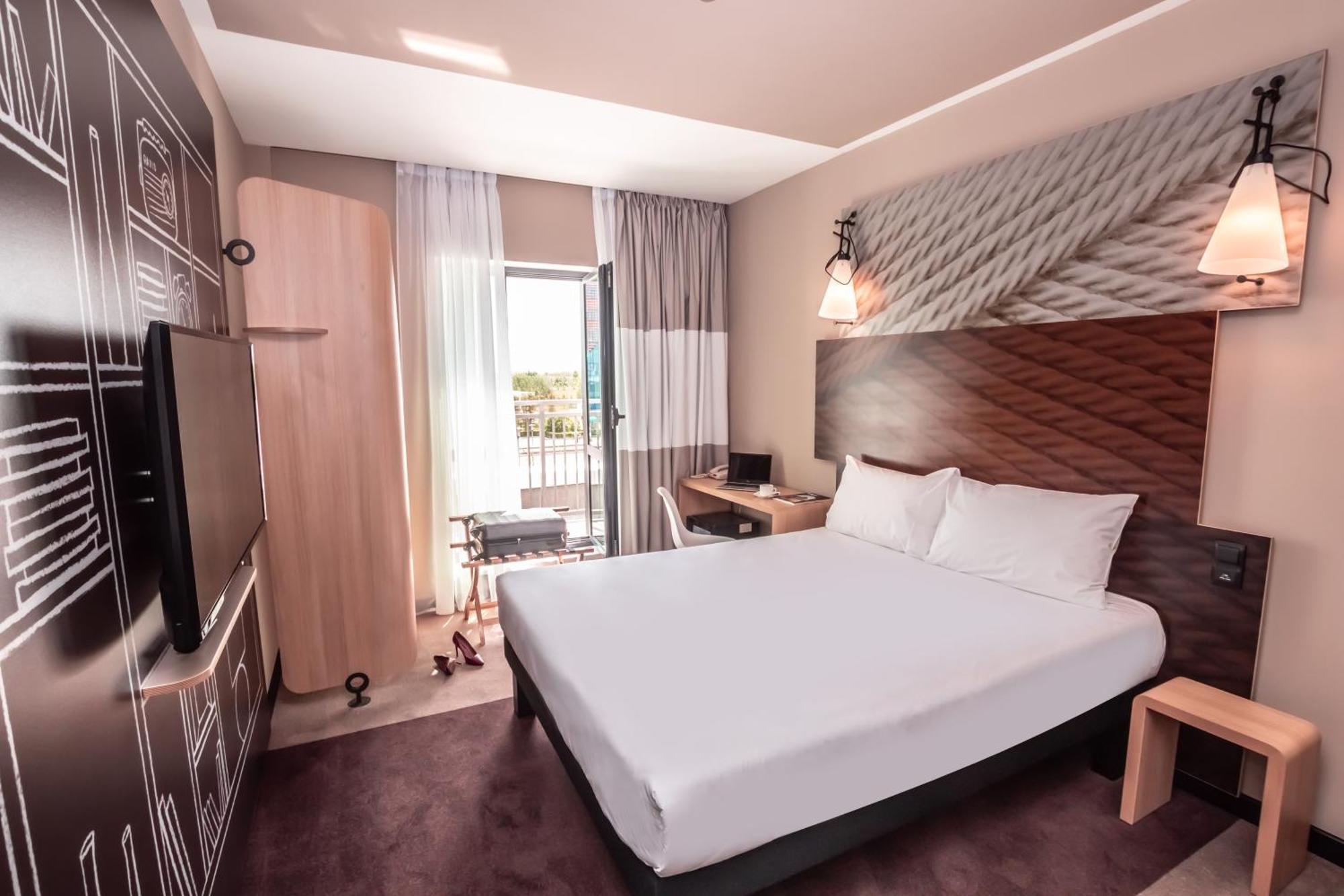 Ibis Aktobe Otel Dış mekan fotoğraf